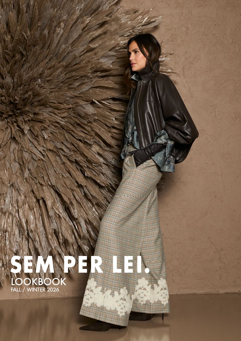 Frau in Lederjacke und weitem Hosenrock, Fall/Winter 2026 Lookbook.